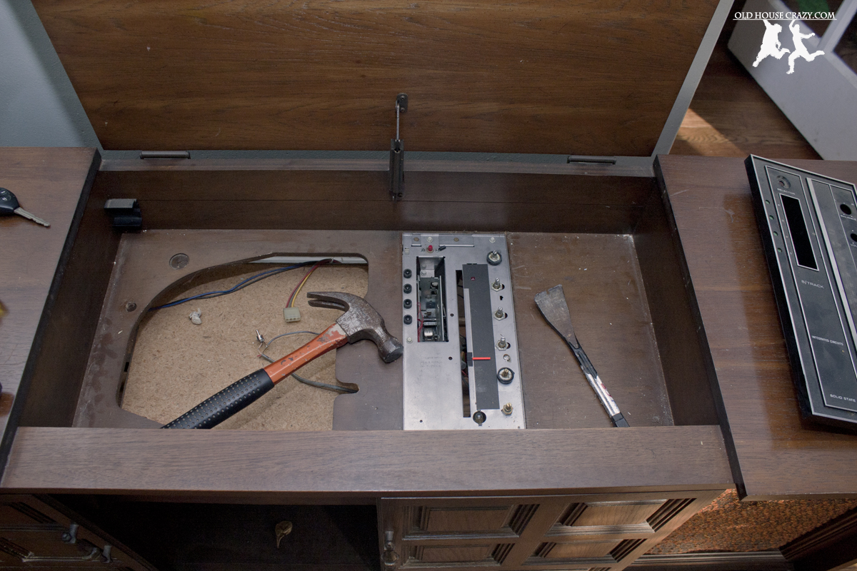 Rebuild And Modernize An Old Stereo Console Diy Old House Crazy